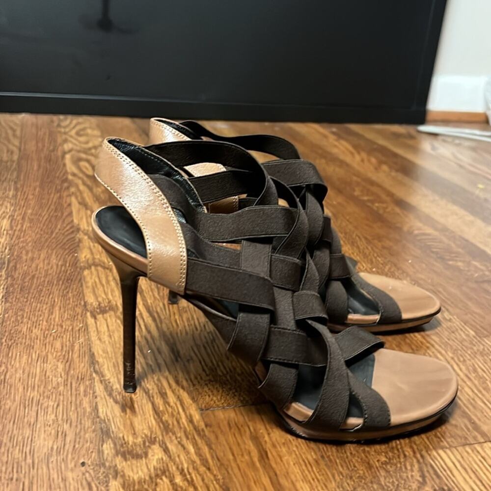 Donald Pliner Vintage Black and Tan Women's Heels Size 8.5